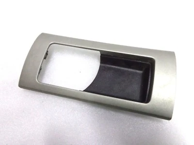 Lincoln Navigator 2006 bisel de manija de puerta delantera derecha 2L7X-7822678-A OEM #47C Foto 1 de 4