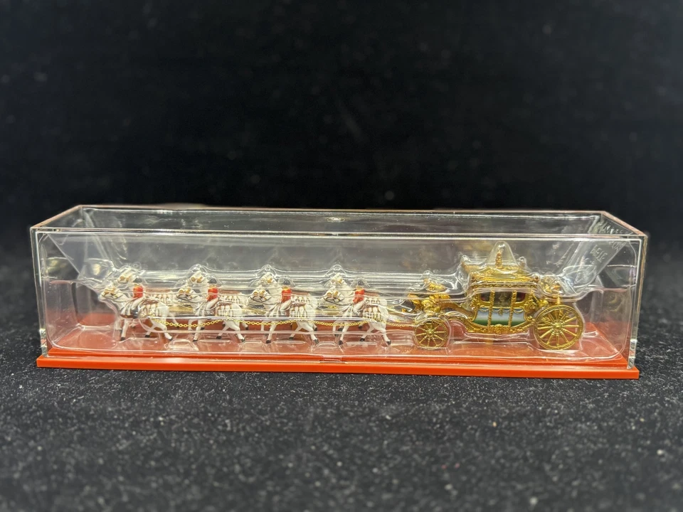 Mattel Creations Matchbox Collectors Exclusive Coronation 1762 Gold State Coach Foto 1 de 3