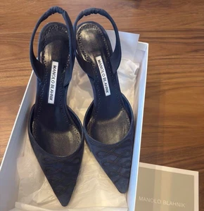 MANOLO BLAHNIK Bordosli Deep Blue Suede Slingback Pumps Size 38 US8 Used - Picture 1 of 7