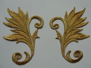 Par de pergaminos de hojas metálicas doradas Costume Iron en parches bordados 3.63 pulgadas - Imagen 1 de 1