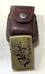 VINTAGE FLORAL ZIPPO LIGHTER D 12 BRADFORD.PA MADE IN USA WITH LEATHER CASE - Picture 1 of 18