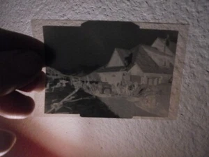 Ancien Négatif d'Ancienne Photo Automobile Peugeot 202 203 en Station de Ski  - Picture 1 of 1