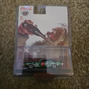 M2 Machines Coca-Cola Holiday 1971 Dodge Challenger R/T HEMI - Picture 1 of 3