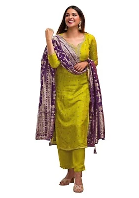 Conjunto de Calça Kurta Feminina Bordada de Seda com Banarasi Dupatta - Imagem 1 de 4