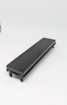 Chenbro | schwarze Gehäuse Blende für 3 1/2 Zoll Schacht - 1999 / Retro  Vintage - Bild 1 von 2