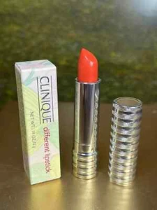 Neu im Karton Wild Card Clinique verschiedene Lippenstifte 0,14 Unzen/4 g SELTEN eingestellt - Bild 1 von 2