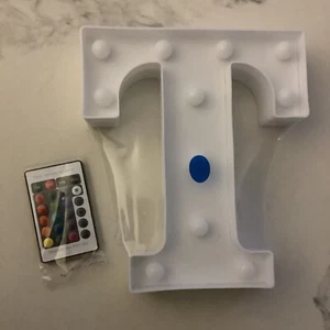 Fernbedienung Multicolor LED Festzelt Buchstabe "T" Wandbild Neu in Box 8,75" - Bild 1 von 8