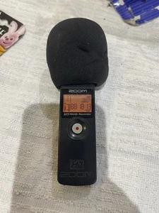 Zoom H1 Handy Portable Digital Recorder Black - Picture 1 of 3