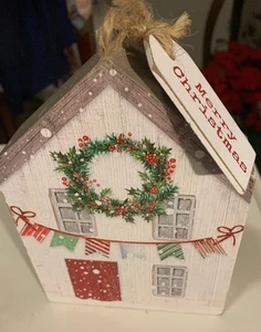 Quill To Paper de Sixtress - Casa de madera decorada para vacaciones - Imagen 1 de 2