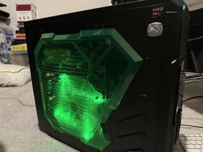  Computadora de escritorio para juegos con monitor Samsui FHD de 24 pulgadas  Foto 1 de 4