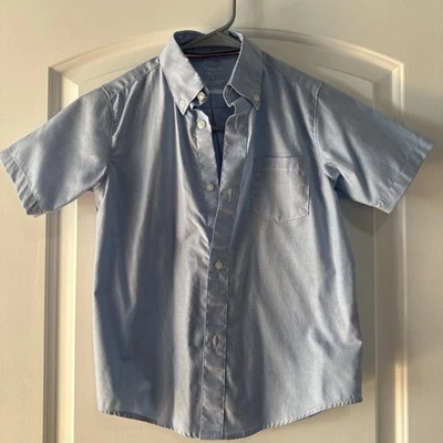 Camisa de vestir French Toast azul claro para niño talla 7, con botones, informal Foto 1 de 3