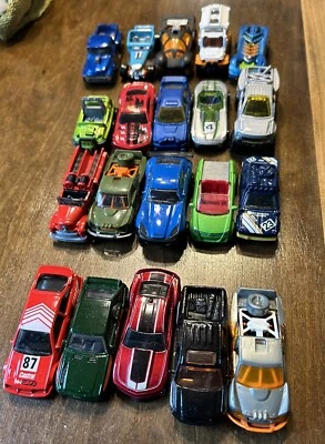 Hotwheels Matchbox 20 Piece Diecast Car Lot 1:64 - Image 1 of 4