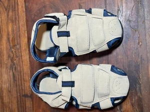 Toddler Boys Sandals Size 11 Tan Unbranded - Picture 1 of 4