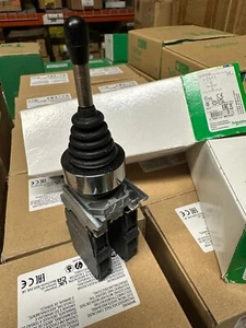 XD4PA24 Joystick controller metal 22mm 4 directions spring return 1NO Schneider - Picture 1 of 3