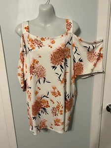 NWT JM Collection Winter White Floral Multi Cold Shoulder Top Plus Size 3X - Picture 1 of 3