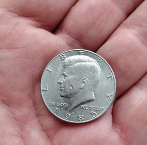 1985-D Kennedy Half Dollar 50Cent Piece from US Mint Set. Uncirculated BU - Picture 1 of 3