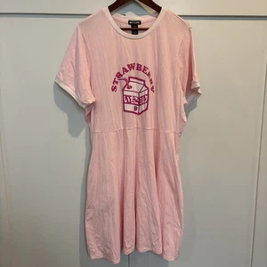 Hot Topic X Torrid Dress Womens 2X Strawberry Milk Carton Graphic Pockets Kawaii - Picture 1 of 13