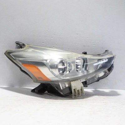 Conjunto de faros halógenos laterales derechos Toyota Prius V 2015-2018 OEM Foto 1 de 4