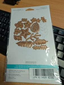 SPELLBINDERS Weihnachtsblüten - Bild 1 von 2