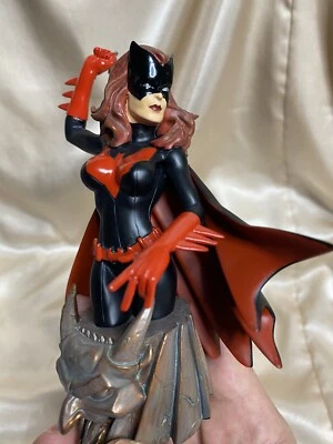 NUEVO Busto de Batwoman Mujeres del Universo DC Estatua por Terry Dodson Serie 2 Foto 1 de 4