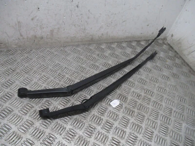 2015 LEXUS NX 300H Z1 HYBRID MK1 5DRS ESTATE PAIR OF FRONT WIPER ARMS *4682 - Image 1 of 4