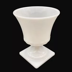 Jarrón pedestal de vidrio de leche blanco E O Brody de colección maceta griega patrón trigo maceta - Imagen 1 de 14