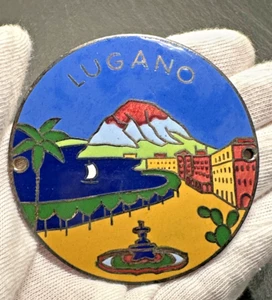 BELLISSIMO EMBLEMA DISTINTIVO AUTO LUGANO SVIZZERA METALLO E SMALTO H76 - Foto 1 di 9