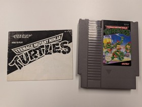 Nintendo NES Teenage Mutant Ninja Turtles con manuale (pulito, testato, funzionante)