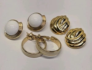 Lot 3 Pair Vintage Modern Estate Clip Earrings 2 Pair Trifari & 1 Pair Daria - Picture 1 of 10