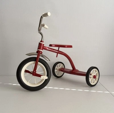 Mini juguete vintage RADIO FLYER triciclo rojo metal para muñecas y peluches Foto 1 de 4