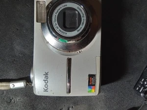 Kodak EasyShare C613 6.2MP Digital Camera - Silver See Pics And Description  - Picture 1 of 4