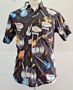 Men's short sleeve shirt With Gibson Fender acoustic guitars Pictured on it. - Picture 1 of 4