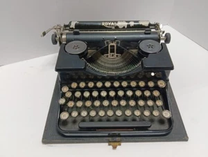 Vintage Royal Black Portable Typewriter Model P  W/ Case Serial # P142348 - Picture 1 of 19