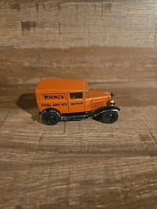 Camión de reparto de lujo Ertl 1930 vintage serie Chevrolet anuncio 1/2 tonelada carbón para jóvenes - Imagen 1 de 10