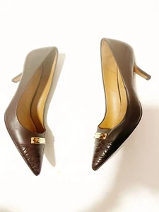 Zapatos de salón Coach marrón con logotipo talla 9,5 - Imagen 1 de 4