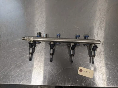 Juego de inyectores de combustible con riel para 13-15 Chevrolet Malibu 2LT 2.5 12627089 Foto 1 de 4