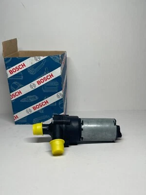 bomba refrigerante auxiliar mercedes benz 190e Foto 1 de 3