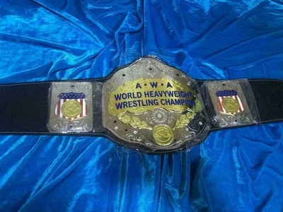 Cinturón Campeonato Mundial de Lucha Pesada AWA 4MM Zinc Foto 1 de 4