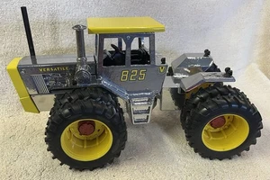 versatile toy tractor 1/16 Custom Chrome 825 - Picture 1 of 7