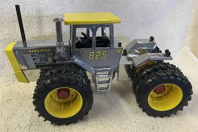 versatile toy tractor 1/16 Custom Chrome 825 - Image 1 of 4