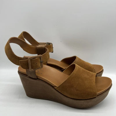 Sandália anabela Kork Ease feminina 10 tiras de couro camurça biqueira aberta plataforma deslizante - Imagem 1 de 4