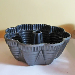 NWOT Nordic Ware Bundt Brand Fiesta Party Pan Cake Mold Non-Stick Cast Aluminum - Picture 1 of 6