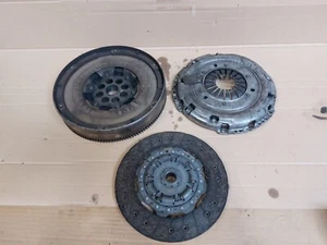 KIT EMBRAGUE MANUAL AUDI A3 8P 2.0 TDI 6 VELOCIDADES VOLANTE LUK TT A4 CFF DIÉSEL - Imagen 1 de 9