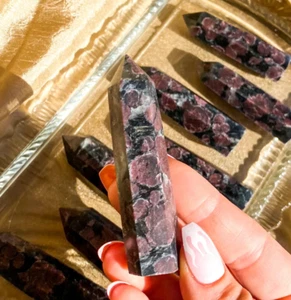 2025NEWFIND 1pc Garnet Mix Arfvedsonite Crystal Towers Healing Reiki Home Decor - Picture 1 of 7