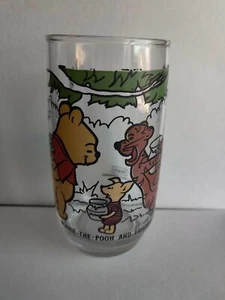 Vaso de vidrio de jugo vintage de Sears década de 1970 Winnie the Pooh and Friends - Imagen 1 de 3