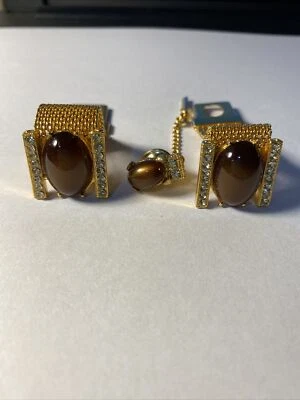 VINTAGE GORGEOUS BROWN MOONGLOW THERMOSET LUCITE CABOSHON WRAP CUFFLINKS TAC SET - Image 1 of 4