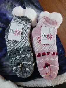 2 Cozy Hub Ladies Sherpa Christmas Slipper Socks Size 9-11  Snowflakes  - Picture 1 of 4
