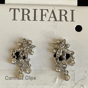 Pendientes de clip Trifari de colección tono plateado colgantes estrás oceánicos años 70’s nuevos de stock - Imagen 1 de 14