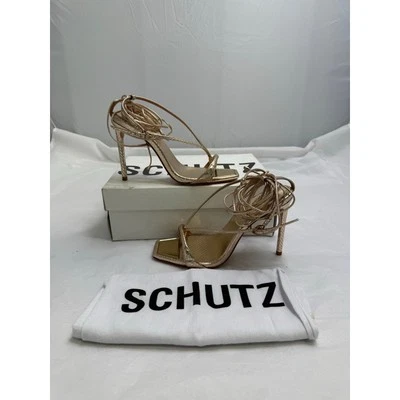 Sandalias Schutz Doradas con Cordones Serpiente Puntera Repujada Puntera Cuadrada Para Mujer EE. UU. 8.5 Foto 1 de 4