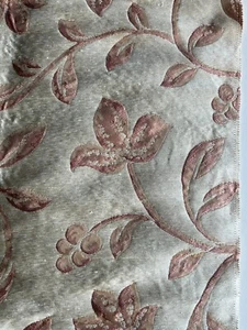Kravet Couture Silk Vine Berry 24"x24" Fabric Remnant - Picture 1 of 3